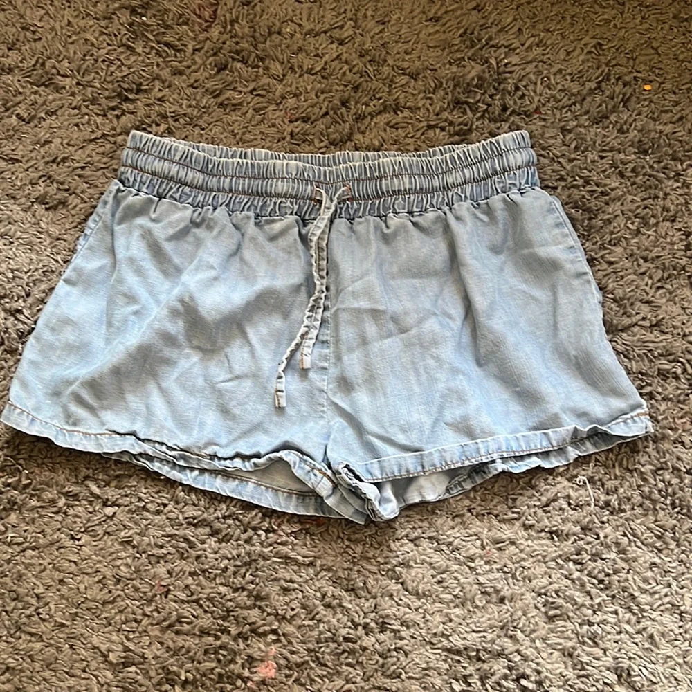 Signature Shorts - Picture 1 of 1
